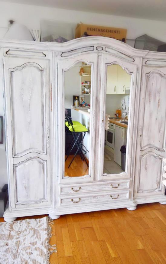 Armoire shabby chic